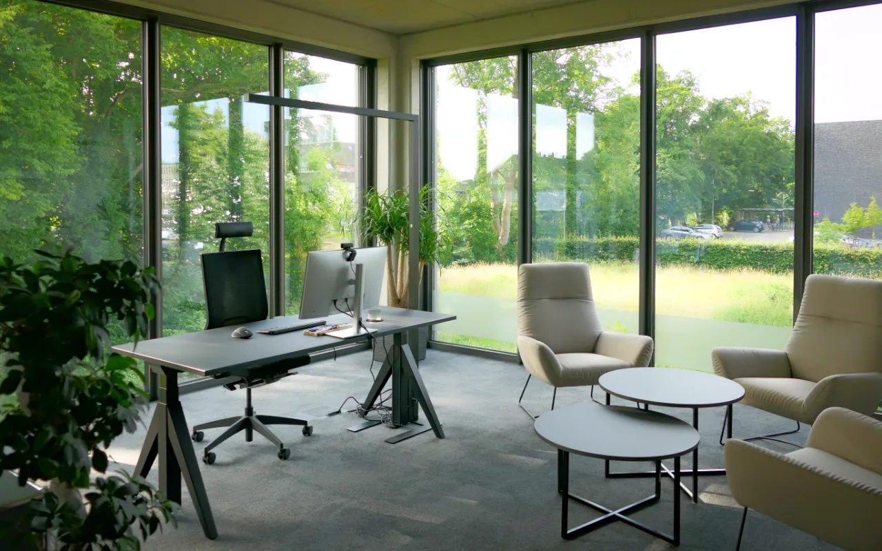 Eckbüro